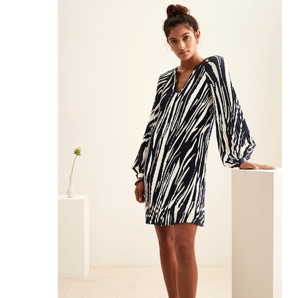 Banana Republic Petite Pleated Mini Dress Small Navy Zebra - Picture 1 of 9